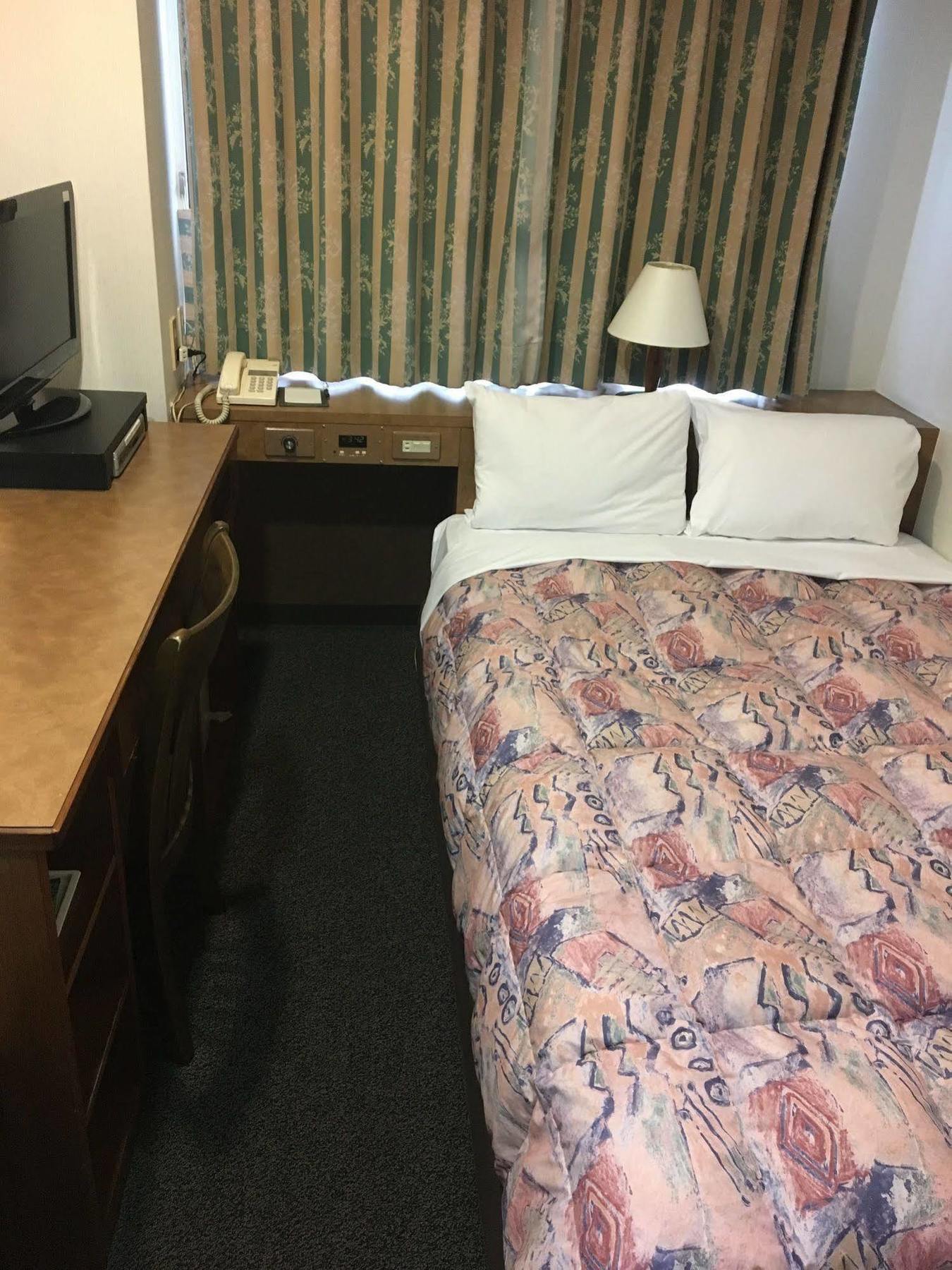 Hotel Crown Hills Matsuyama Мацуяма Екстер'єр фото